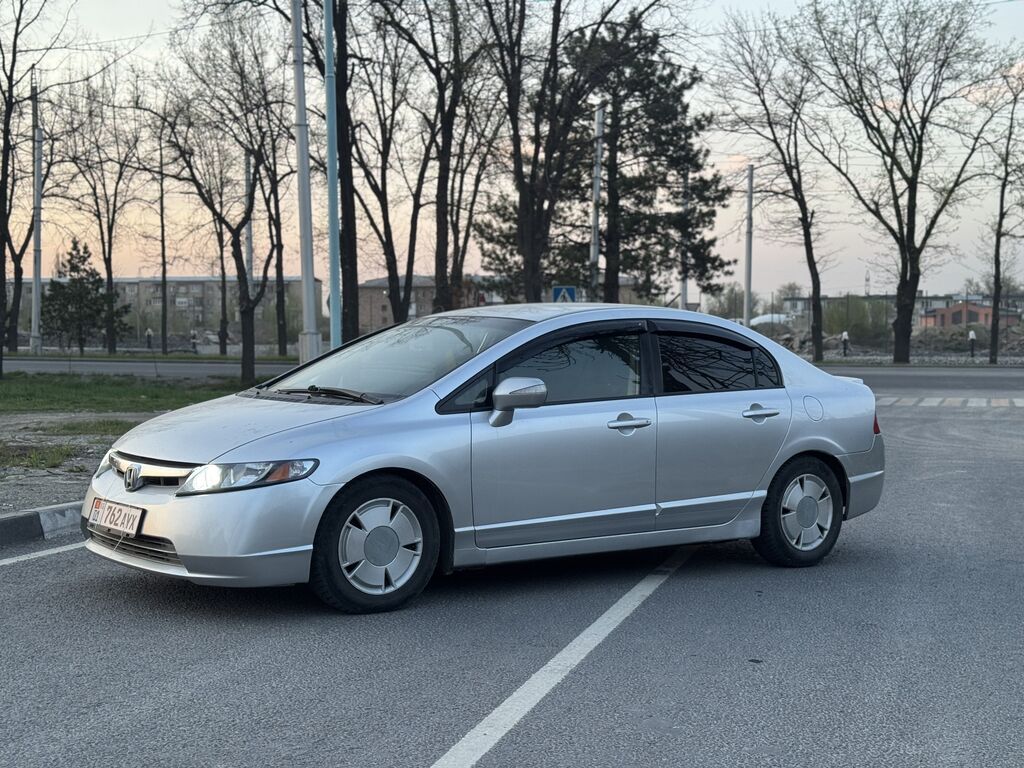 Honda Civic: 2007 г., 1.3 л, Вариатор, Гибрид, Седан: фото 2