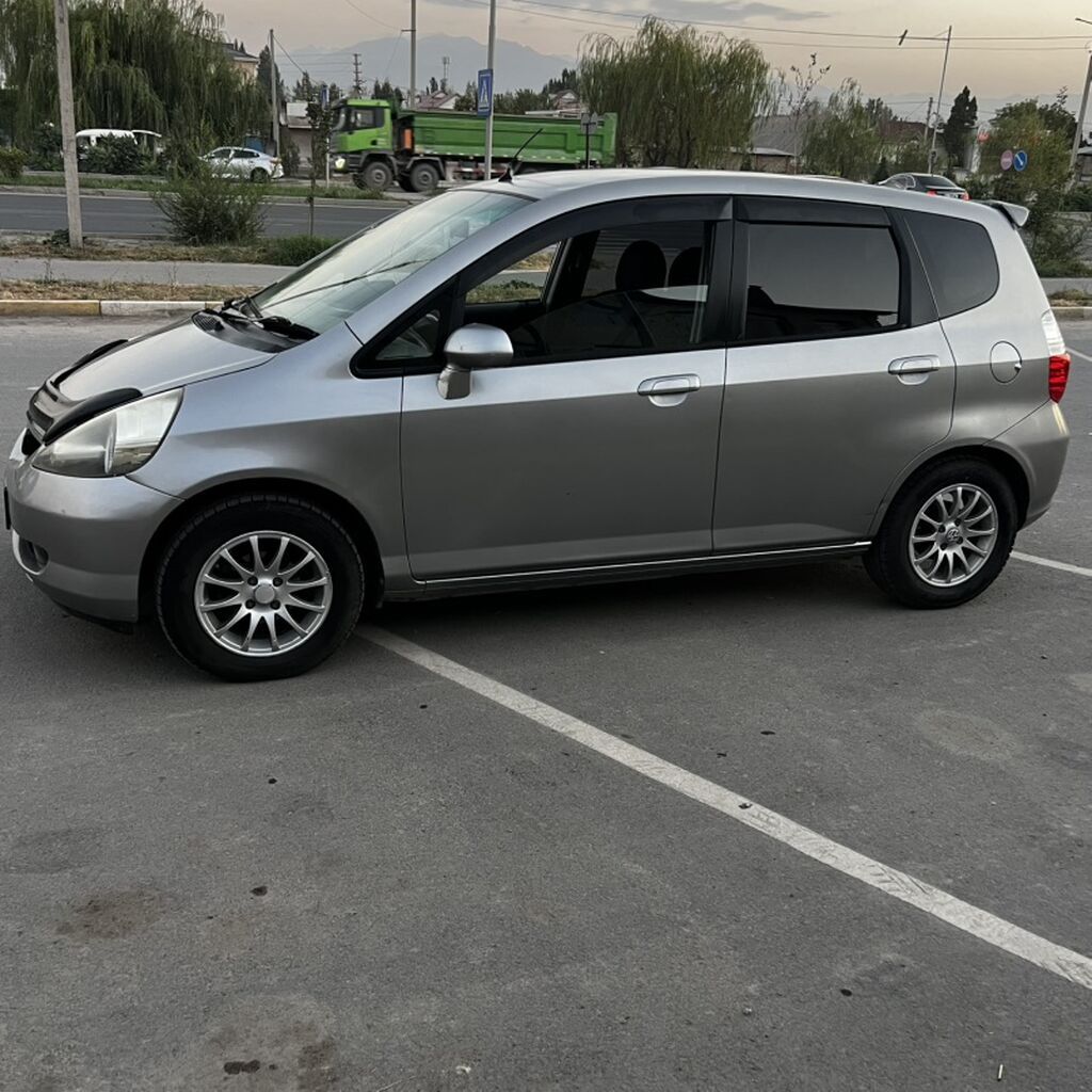 Honda Fit: 2004 г., 1.3 л, Вариатор, Бензин, Хэтчбэк: фото 4