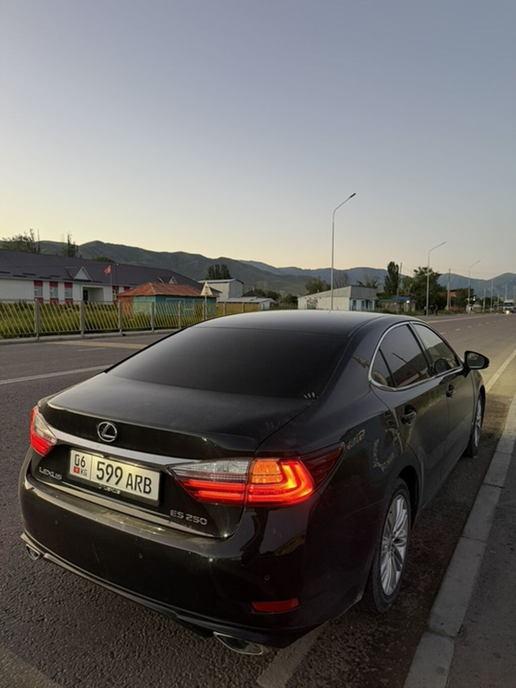 Lexus ES: 2016 г., 2.5 л, Автомат, Бензин, Седан: фото 4