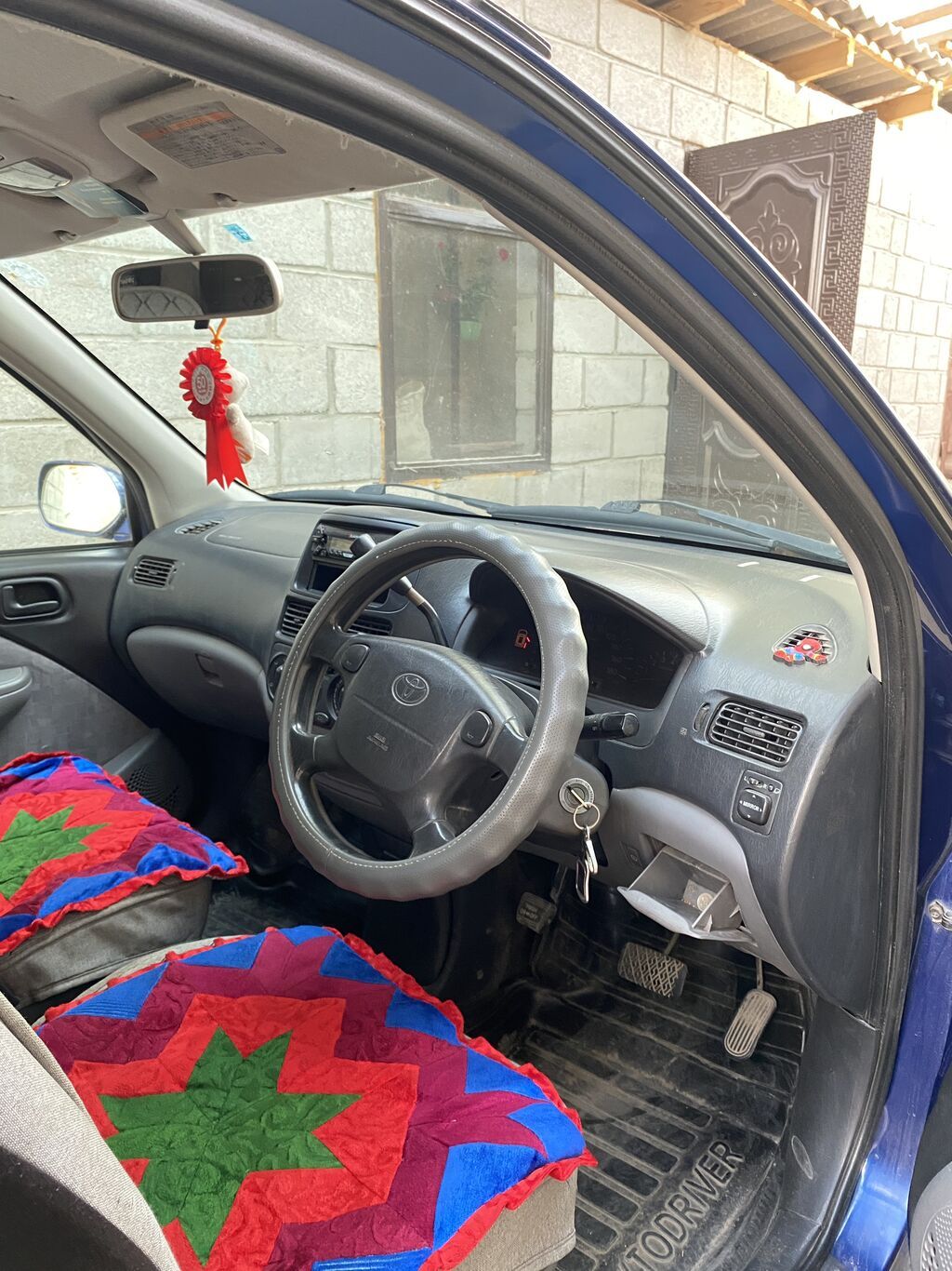 Toyota Raum: 2000 г., 1.5 л, Автомат, Бензин, Минивэн: фото 5