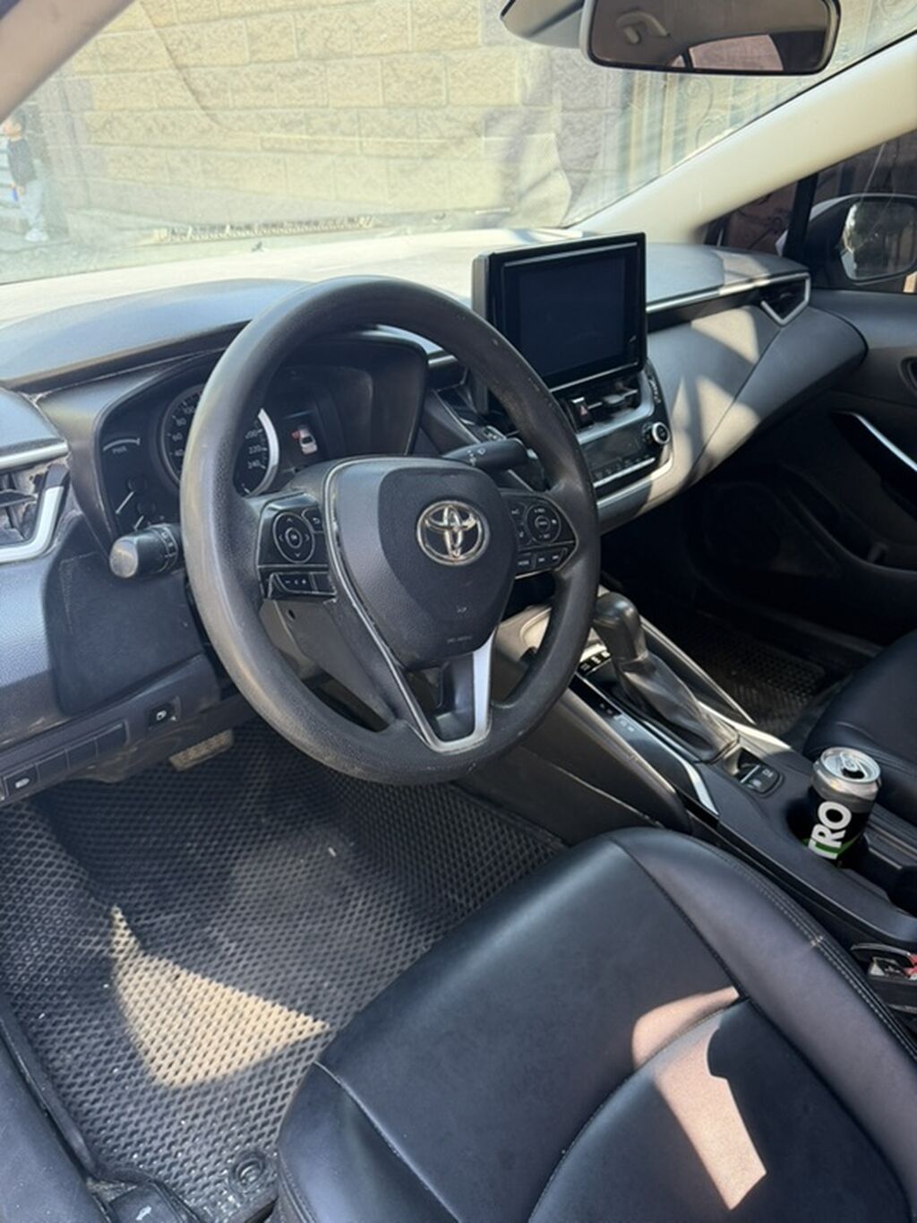 Toyota Corolla: 2019 г., 1.8 л, Автомат, Гибрид, Седан: фото 4