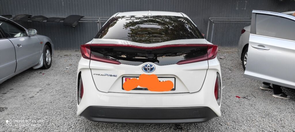 Toyota Prius: 2017 г., 1.8 л, Вариатор, Гибрид, Лифтбек: фото 2