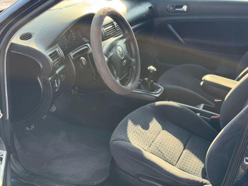 Volkswagen Passat: 1999 г., 1.6 л, Механика, Бензин, Седан: фото 4