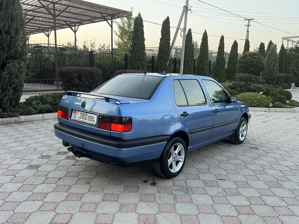 Volkswagen Vento: 1993 г., 1.8 л, Механика, Бензин, Седан: фото 8