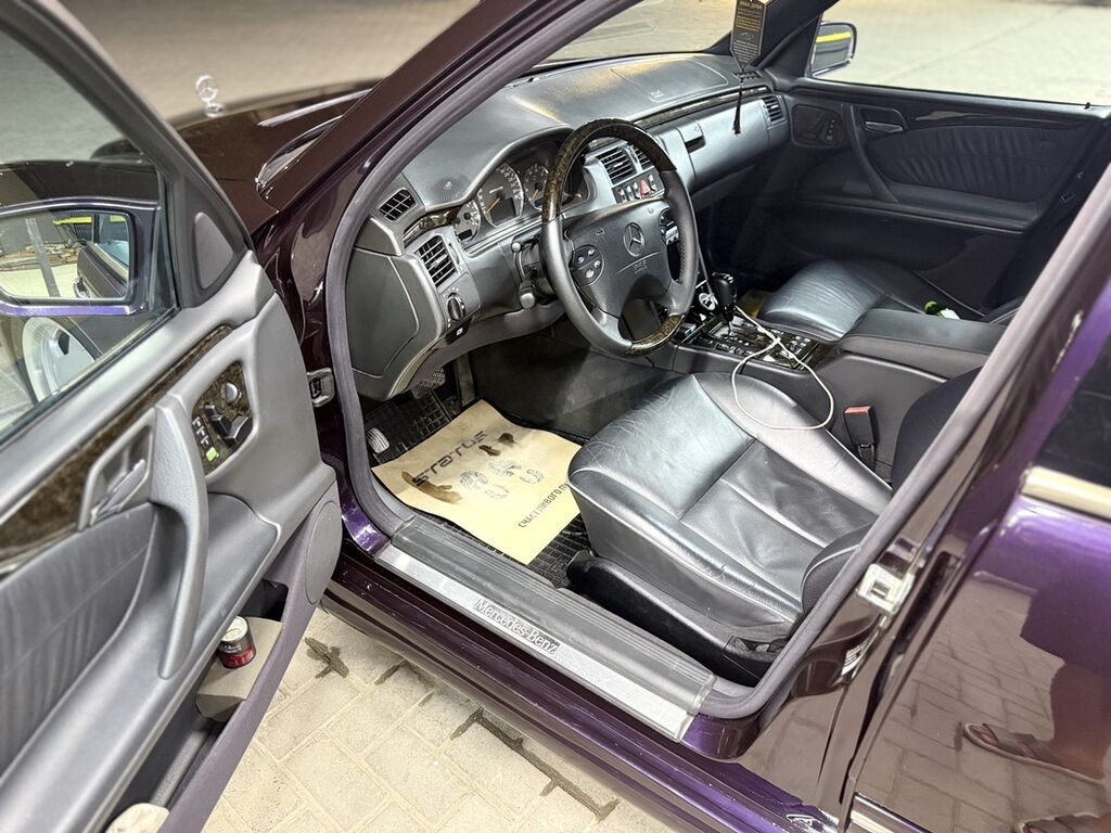 Mercedes-Benz E-Class: 1999 г., 4.3 л, Автомат, Бензин, Седан: фото 5