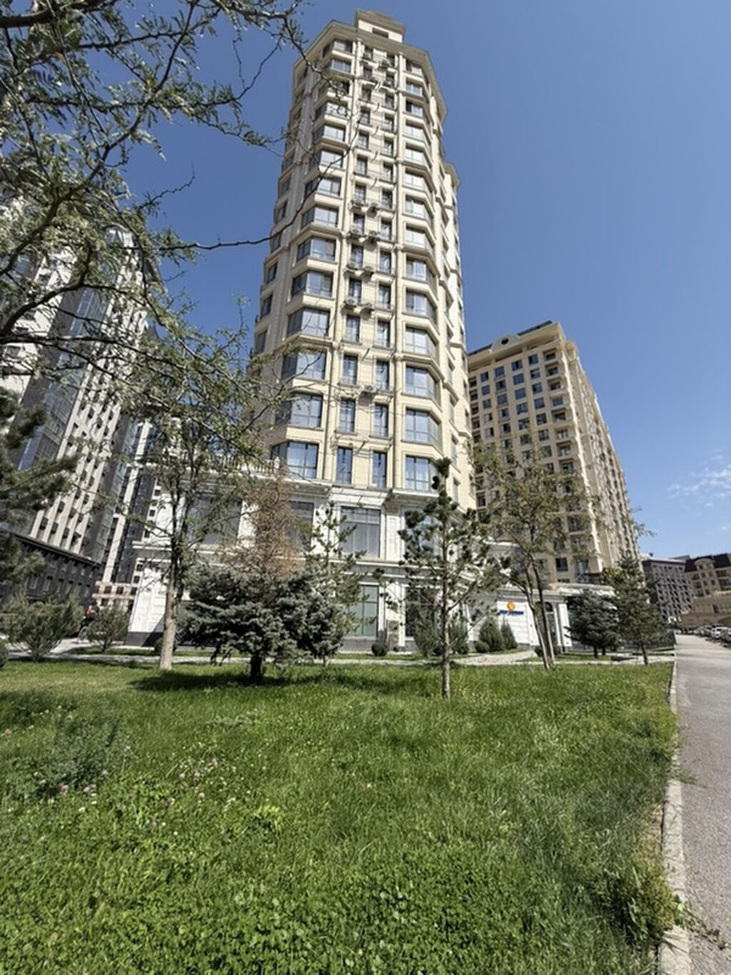 3 комнаты, 103 м², Асанбай мкр Элитка, 15 этаж, ПСО (под самоотделку): фото 1