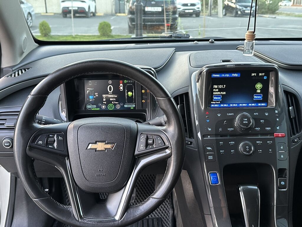 Chevrolet Volt: 2014 г., 1.4 л, Вариатор, Гибрид, Хэтчбэк: фото 7
