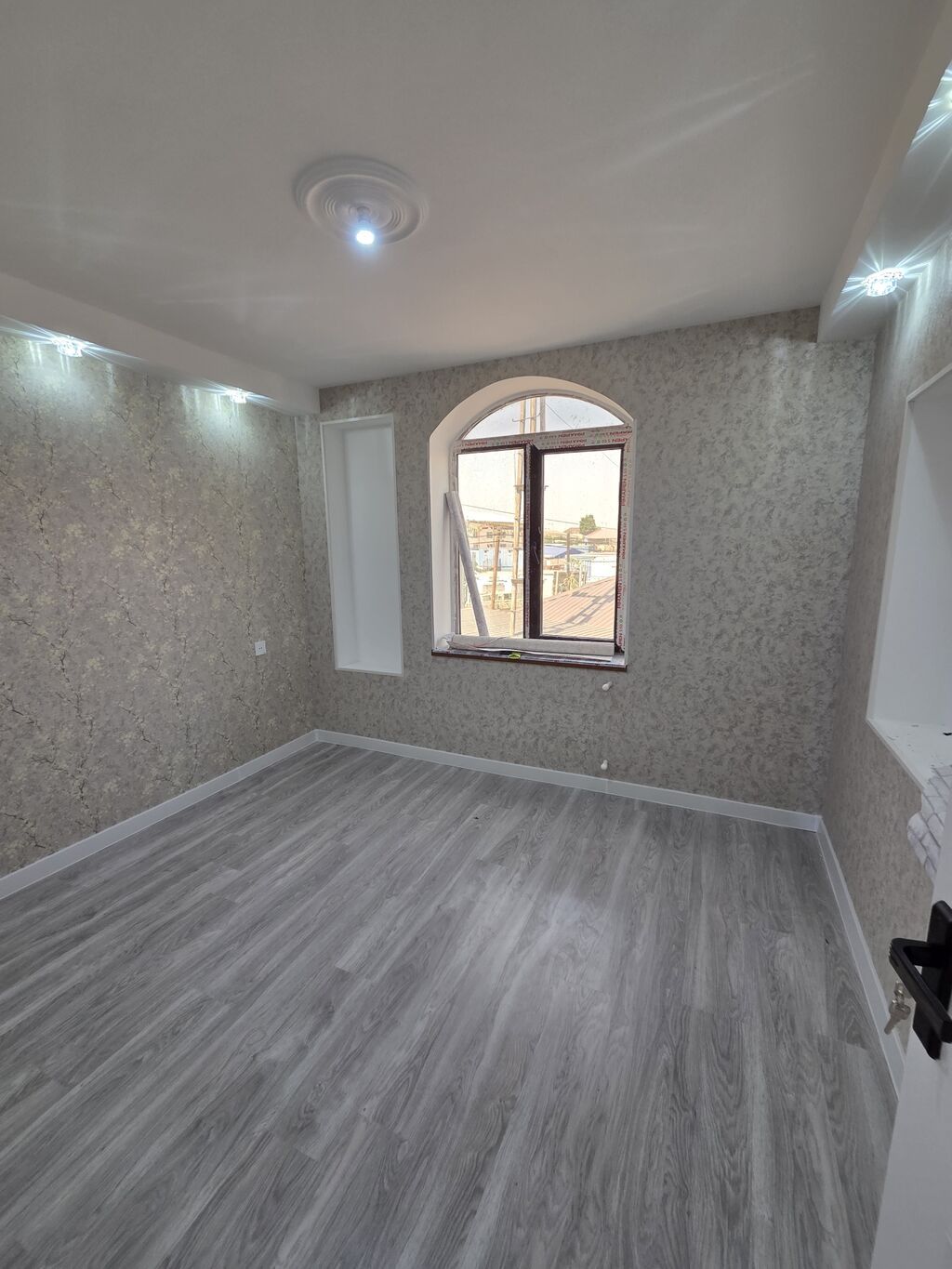 3 otaqlı, 85 kv. m, Yeni təmirli