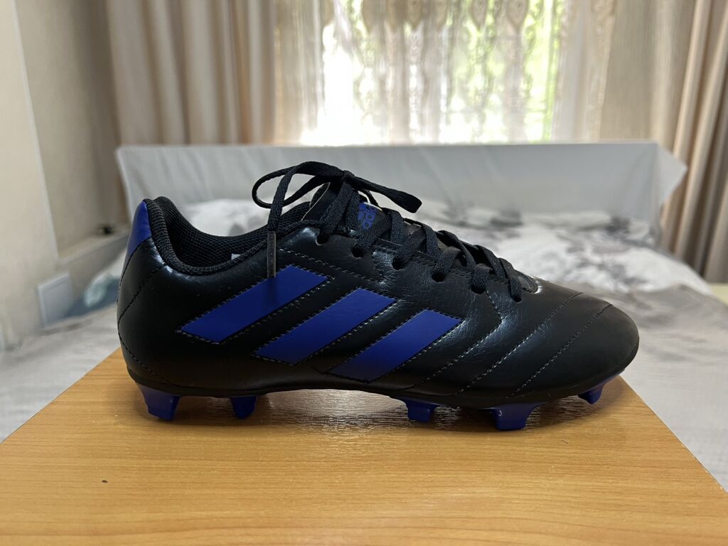 Футбольные бутсы Adidas (ОРИГИНАЛ) — НОВЫЕ Размер 38 Продаю: фото 2