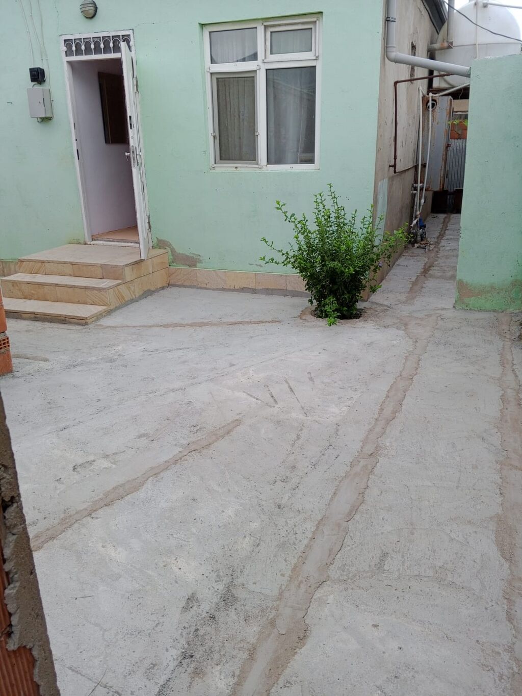 60 kv. m, 2 otaqlı, Kombi, Qaz, İşıq