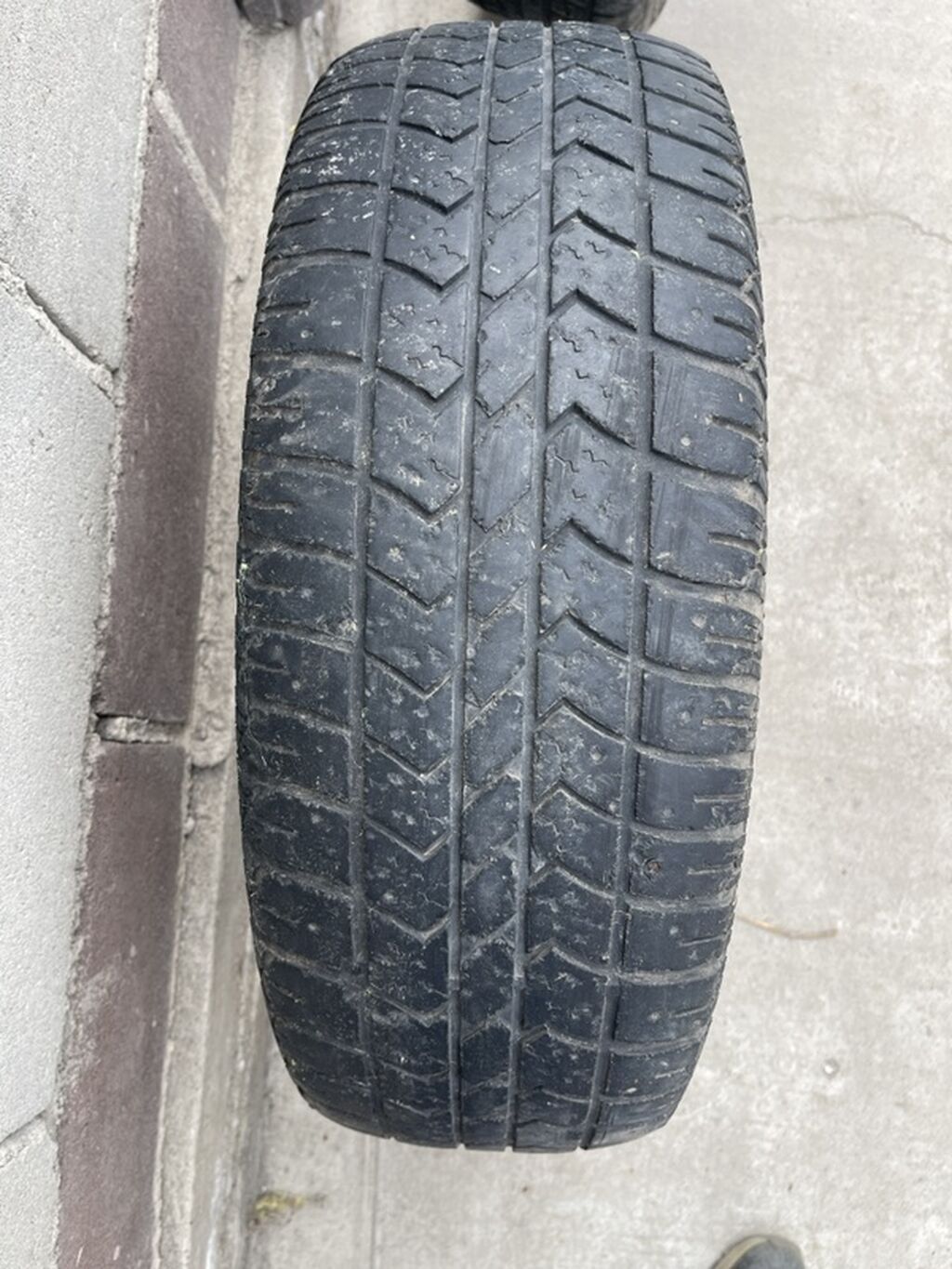 1. Dunlop лето 225/65/17 2 штуки отдам за 1000 2. Bridgestone 205: фото 6