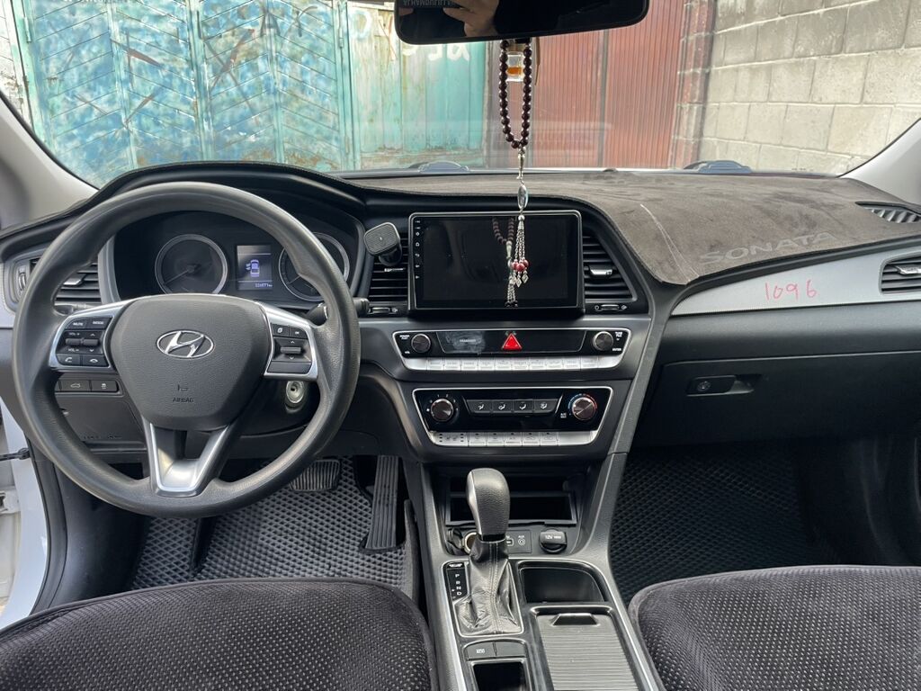 Hyundai Sonata: 2017 г., 2 л, Автомат, Газ, Седан: фото 4