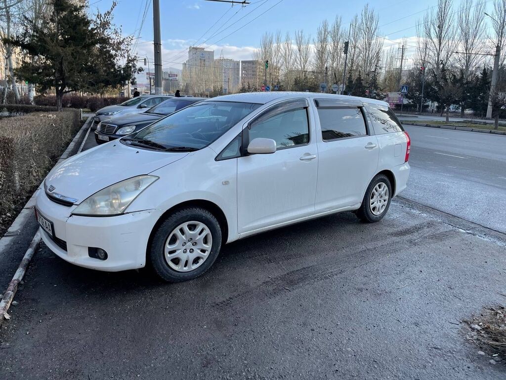 Тойота кыргызстан. Toyota Wish 2007. Shuttle Honda Drom. Тойота Виш 2007 салон.