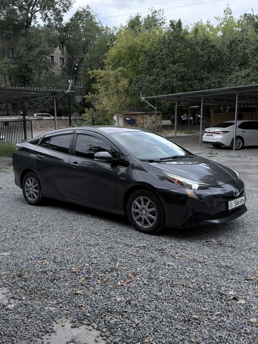 Toyota Prius: 2016 г., 1.8 л, Вариатор, Гибрид, Лифтбек: фото 5