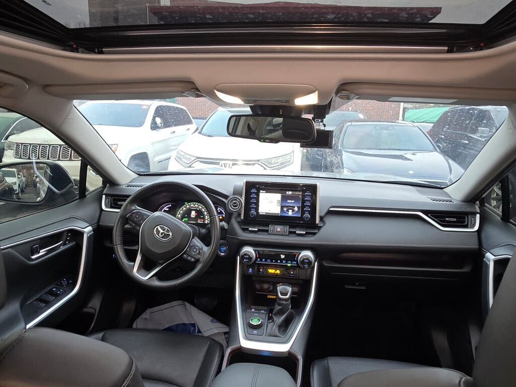 Toyota RAV4: 2022 г., 2.5 л, Гибрид, Кроссовер: фото 6