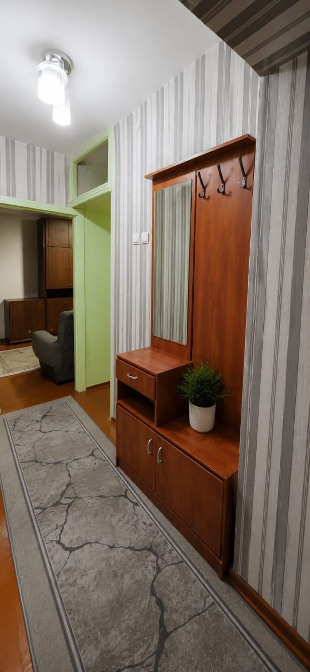 2 комнаты, 41 м², Бишкек Парк ТРЦ 104 серия, 3 этаж, Старый ремонт: фото 3