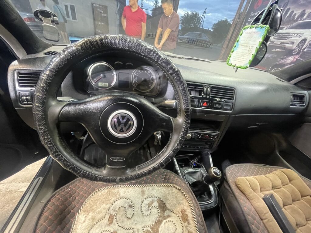 Volkswagen Bora: 2002 г., 2 л, Механика, Бензин, Седан: фото 6