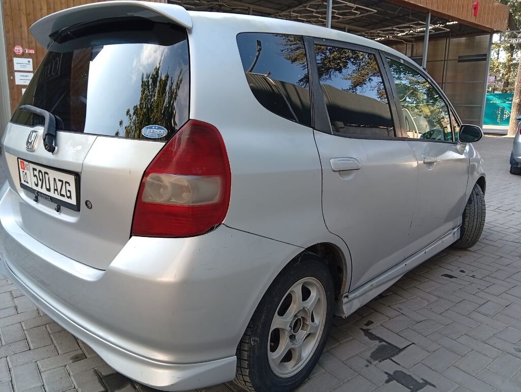 Honda Fit: 2003 г., 1.3 л, Вариатор, Бензин, Хэтчбэк: фото 4