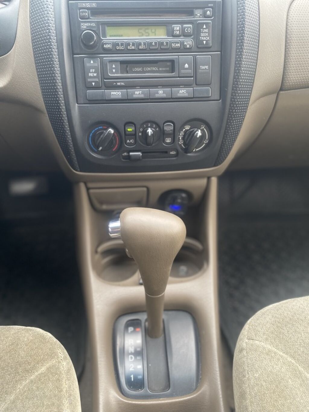 Mazda Protege: 2000 г., 1.6 л, Автомат, Бензин, Седан: фото 6