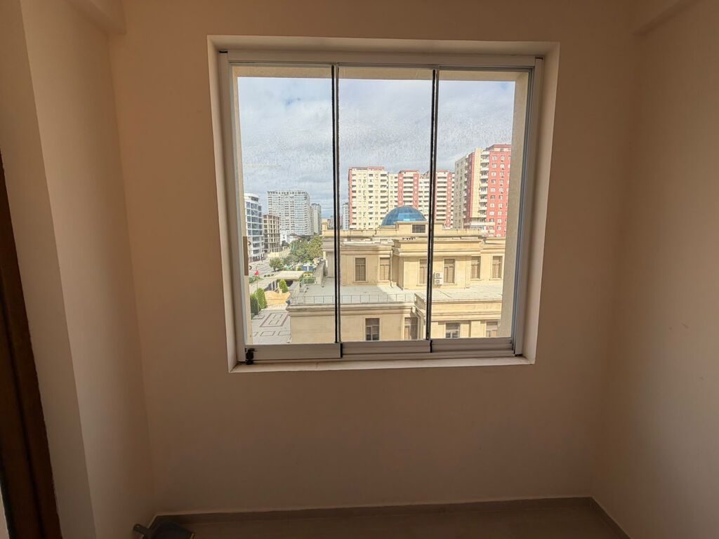 Ağ Şəhərdə, Xətai metrosuna yaxın 3 otaqlı kirayə mənzil • Ünvan