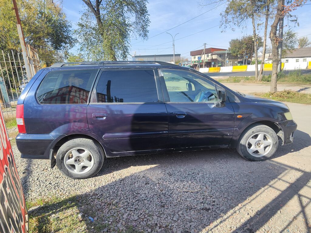 Mitsubishi Chariot: 1998 г., 2.4 л, Автомат, Бензин, Минивэн: фото 6