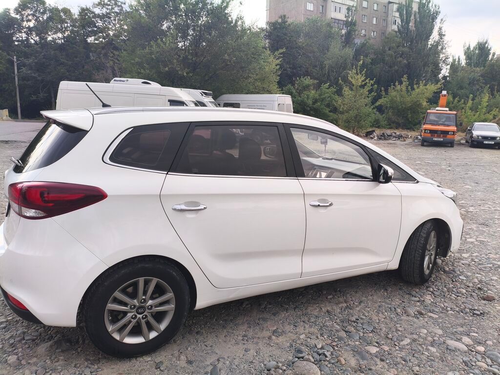 Kia Carens: 2017 г., 1.7 л, Автомат, Дизель, Универсал: фото 3