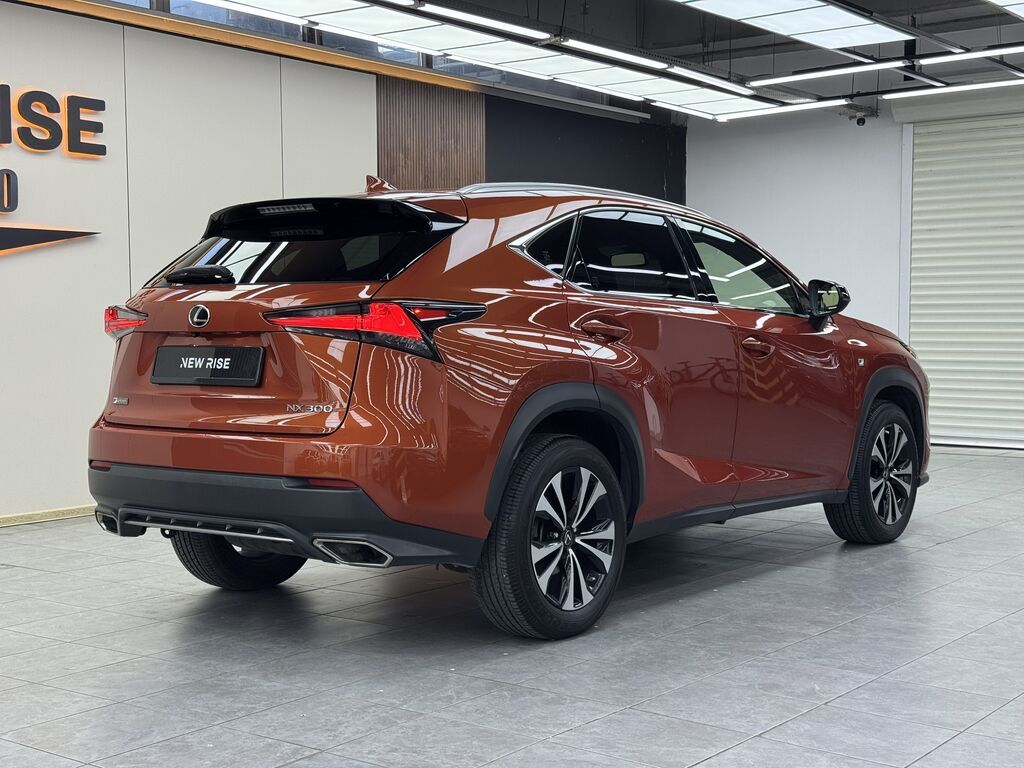 Lexus NX: 2021 г., 2 л, Автомат, Бензин, Кроссовер: фото 4