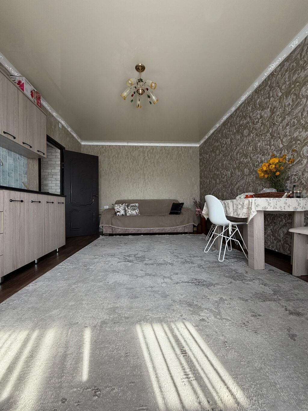 Продаю 2комнатную студию переделанная в 3х комнатную.Город Балыкчи: фото 2
