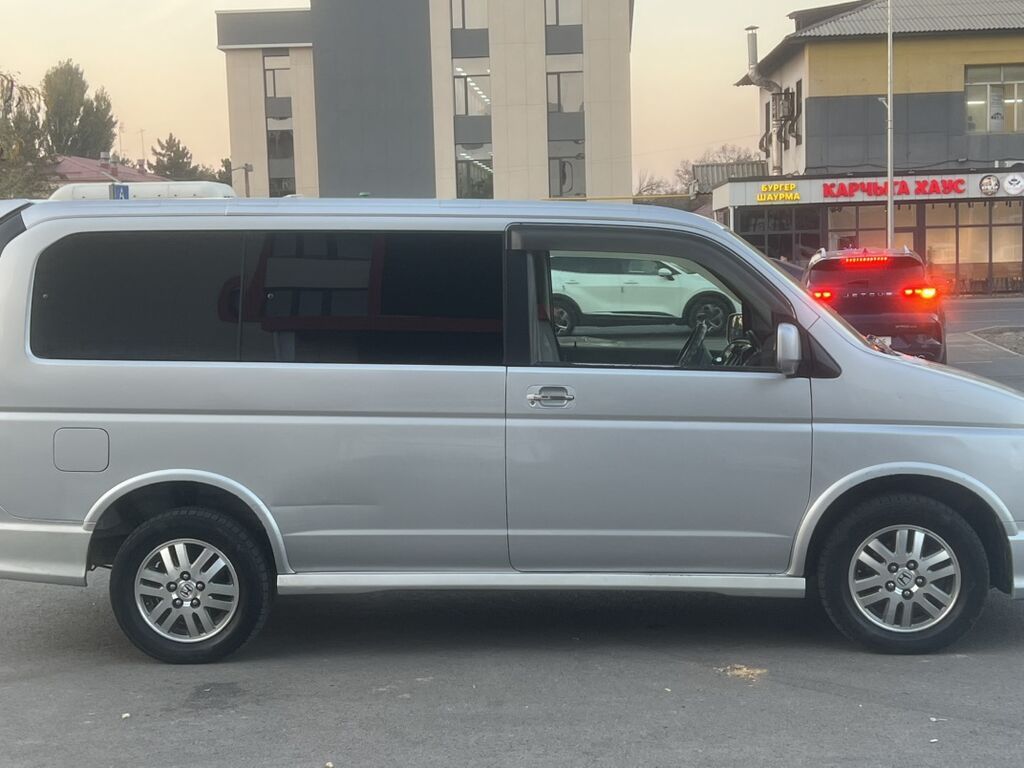 Honda Stepwgn: 2003 г., 2 л, Автомат, Бензин, Минивэн: фото 3