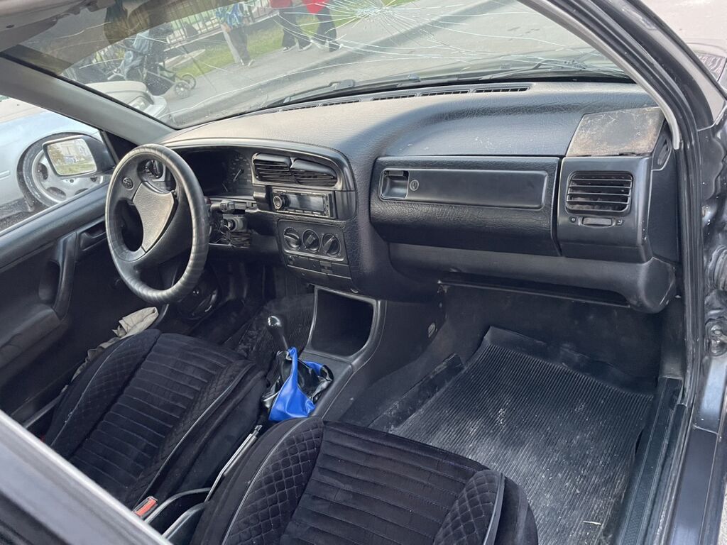 Volkswagen Vento: 1992 г., 1.8 л, Седан: фото 5