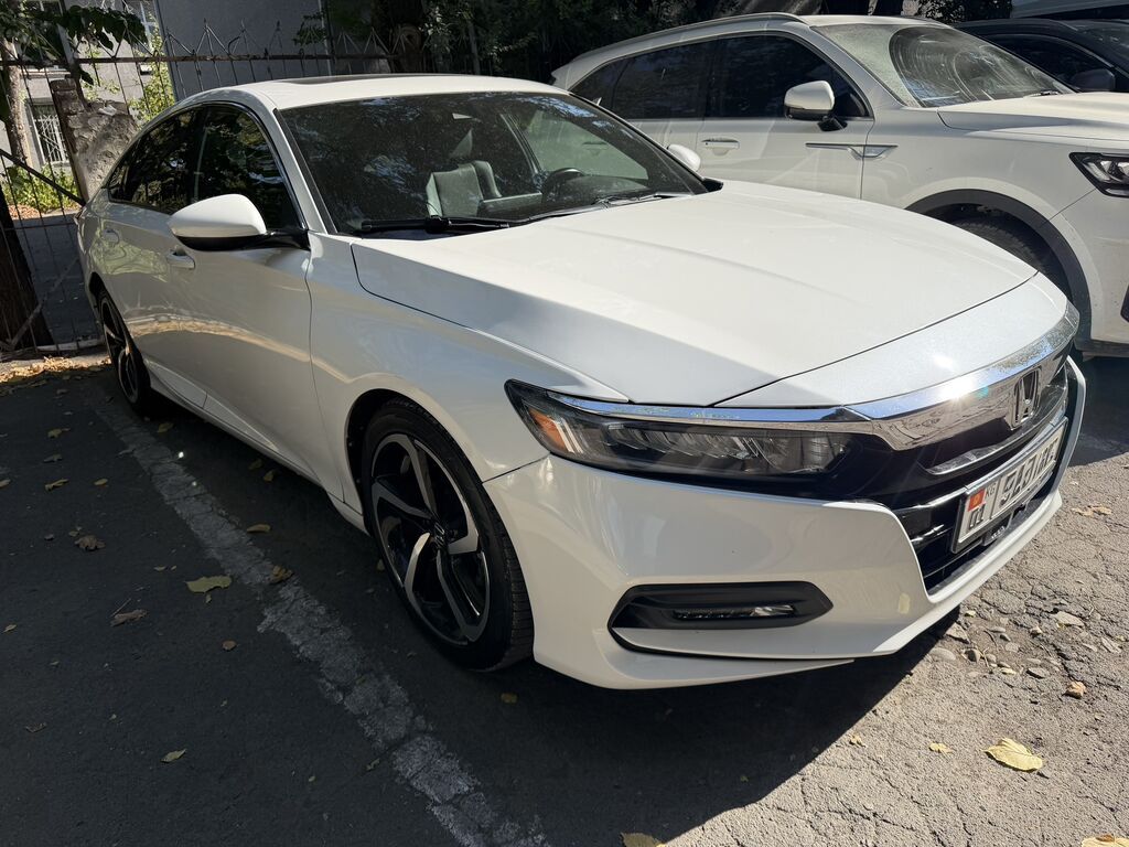 Honda Accord: 2021 г., 2 л, Автомат, Бензин, Седан: фото 3