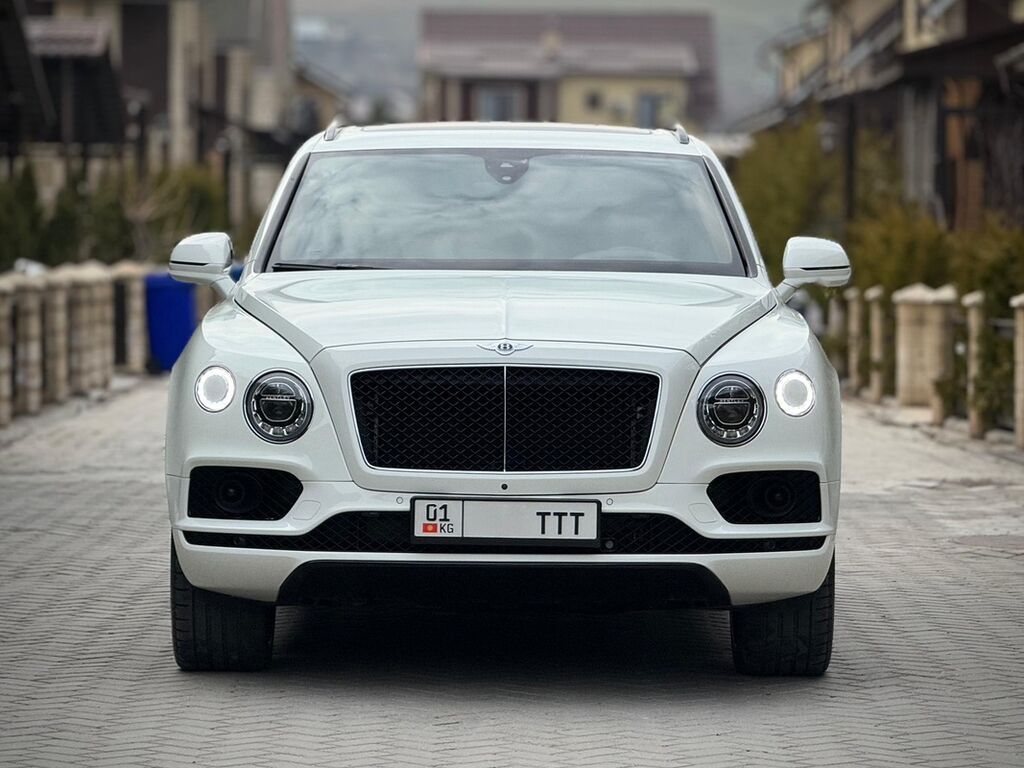 Bentley Bentayga: 2019 г., 4 л, Автомат, Бензин, Внедорожник: фото 1