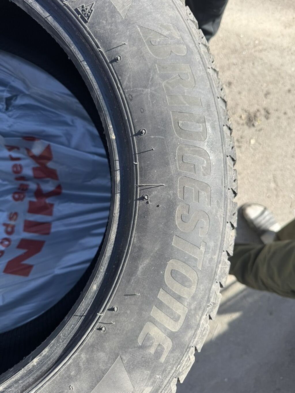 Шины 225 / 65 / R 17, Зима, Б/у, Комплект, Внедорожные (АТ/МТ), Япония, Bridgestone: фото 4