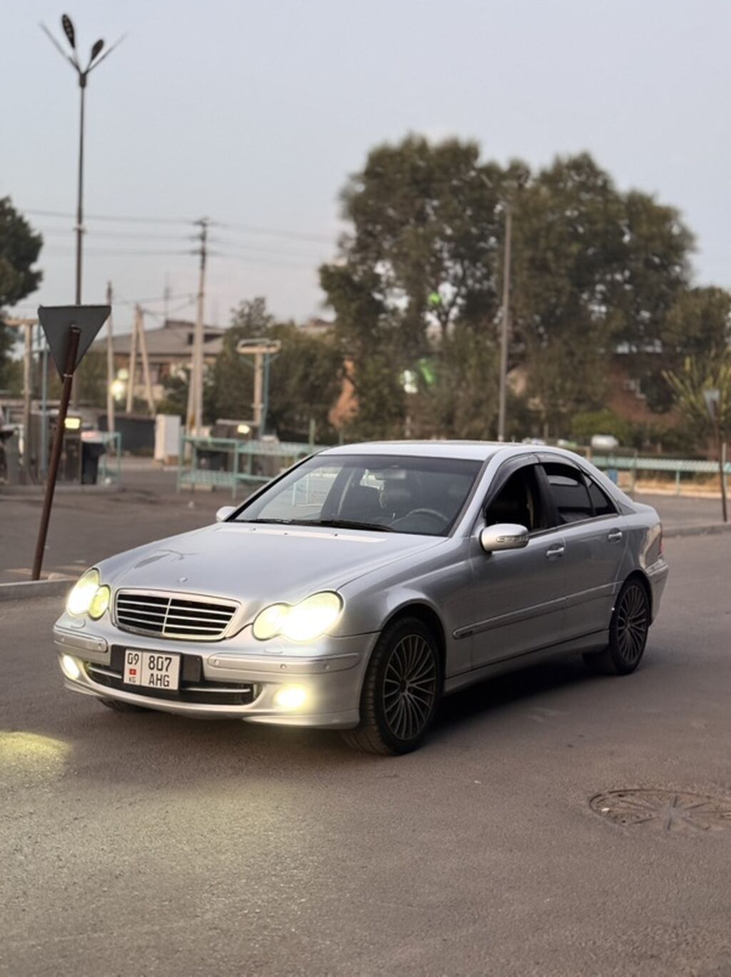 Mercedes-Benz C-Class: 2005 г., 3 л, Автомат, Бензин, Седан: фото 6