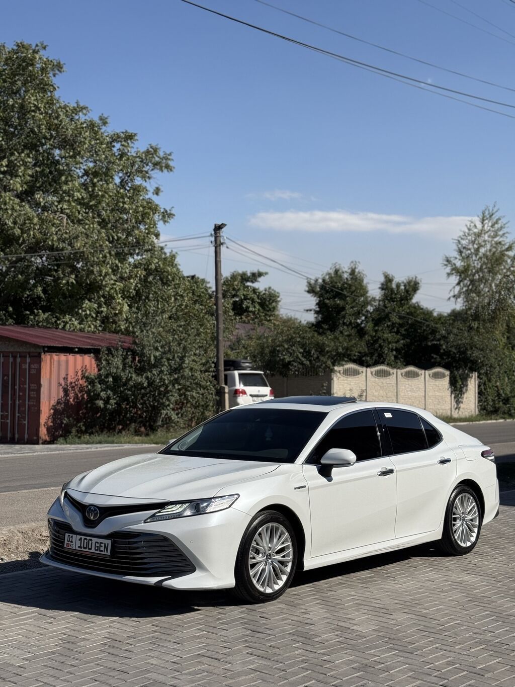 Toyota Camry: 2019 г., 2.5 л, Вариатор, Гибрид, Седан: фото 2