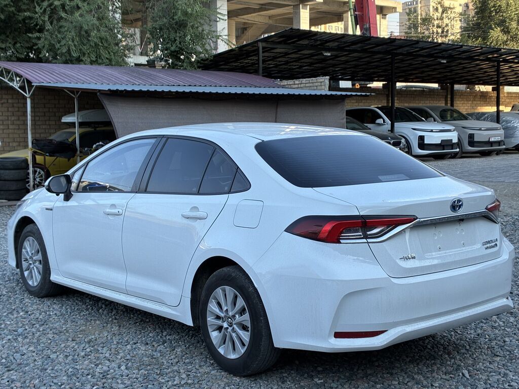 Toyota Corolla: 2021 г., 1.8 л, Вариатор, Гибрид, Седан: фото 6