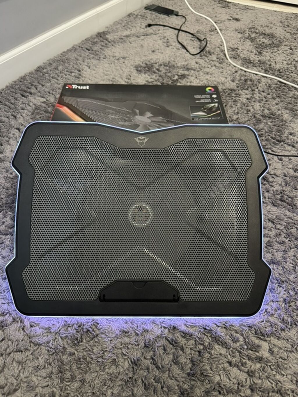 Охлаждающая подставка для ноутбука Trust GXT 1126 AURA -: фото 7
