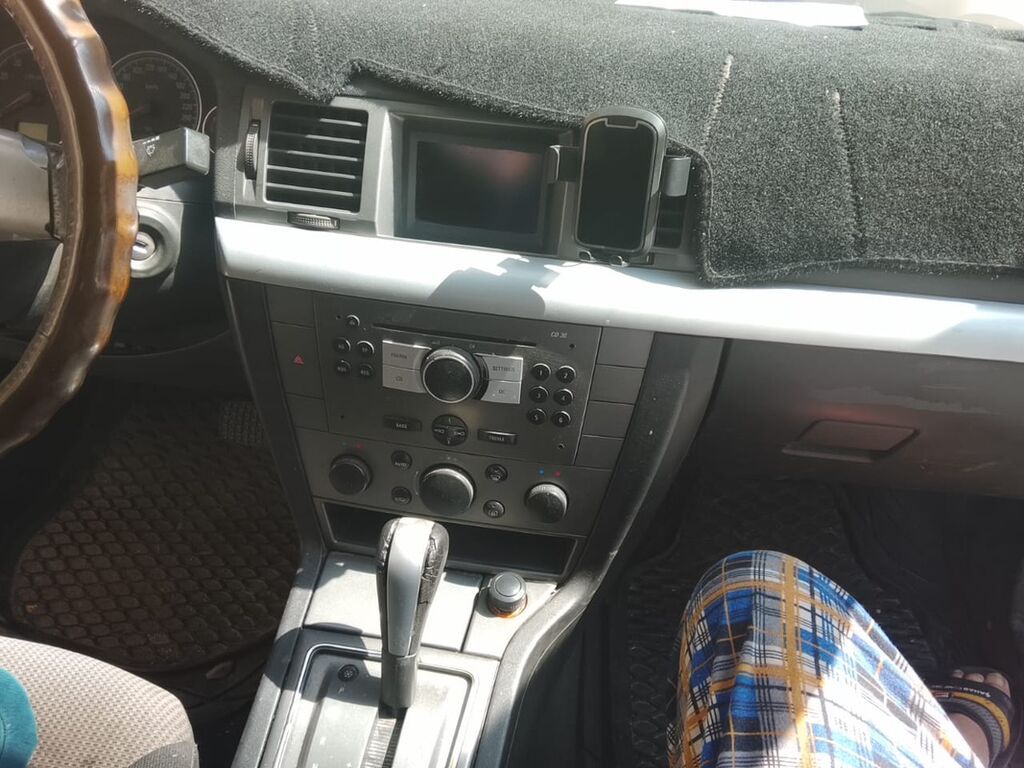 Opel Vectra: 2004 г., Седан: фото 8