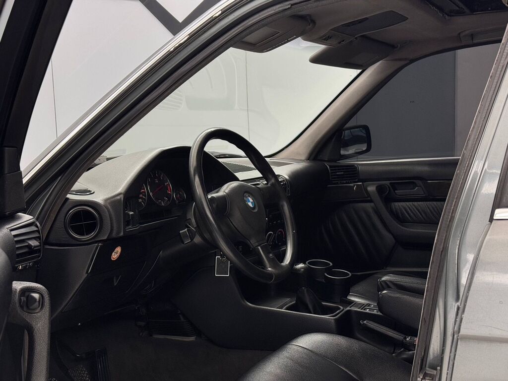BMW 5 series: 1989 г., 3 л, Механика, Бензин, Седан: фото 6