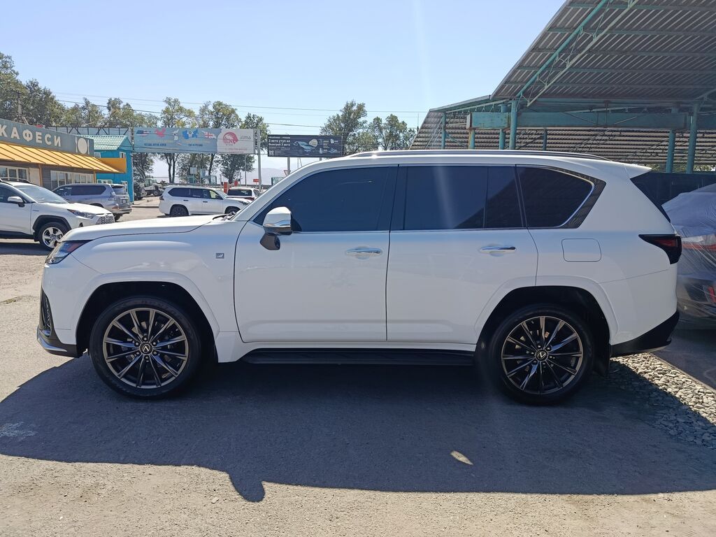 Lexus LX: 2022 г., 3.5 л, Автомат, Бензин, Внедорожник: фото 3
