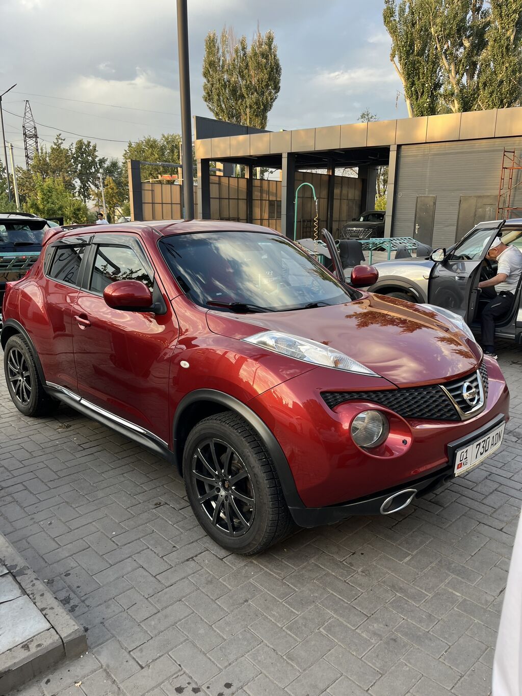 Nissan Juke: 2012 г., 1.6 л, Автомат, Бензин, Кроссовер: фото 5