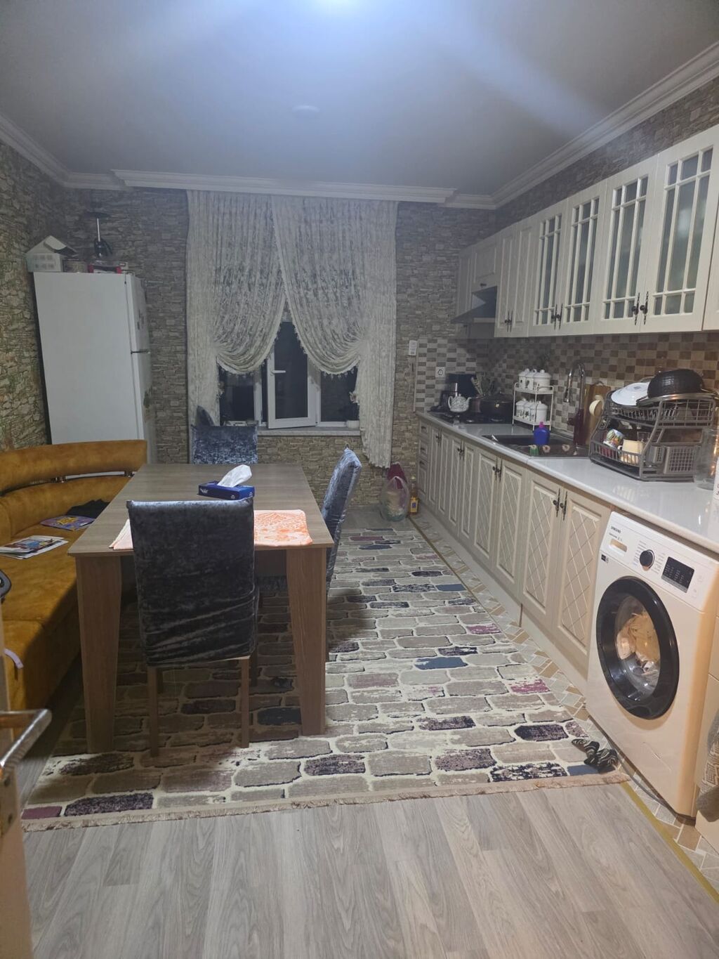 Quba seheri Vel vele kendinde magistral yolun ustunde yeni tikilmis