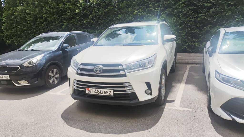 Toyota Highlander: 2019 г., 3.5 л, Автомат, Бензин, Кроссовер: фото 2