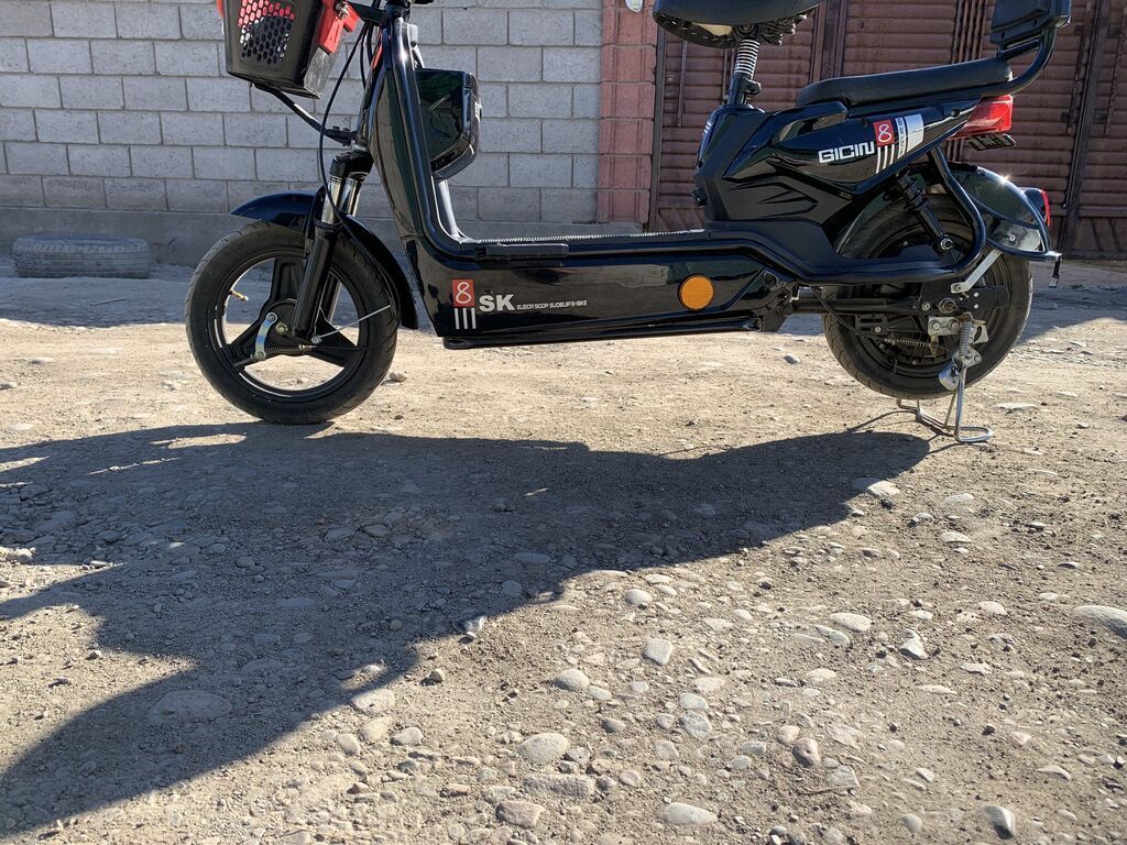 Продаю электроскутер, в отличном состоянии. 48 v / 12 ah/ 350w . Стоит: фото 5