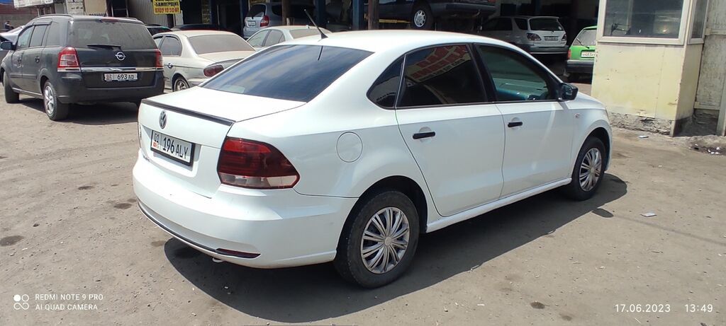Volkswagen Polo: 2016 г., 1.6 л, Механика, Бензин, Седан: фото 3