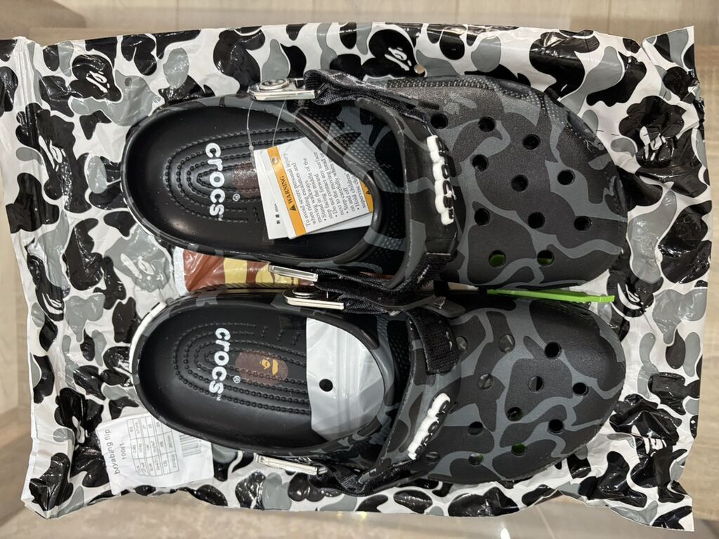Crocs x BAPE сабо камуфляж, чёрно-серый: фото 3