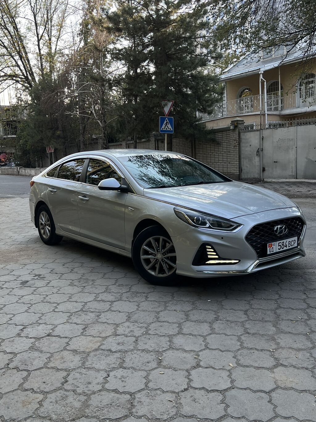Hyundai Sonata: 2019 г., 2 л, Автомат, Газ, Седан: фото 2