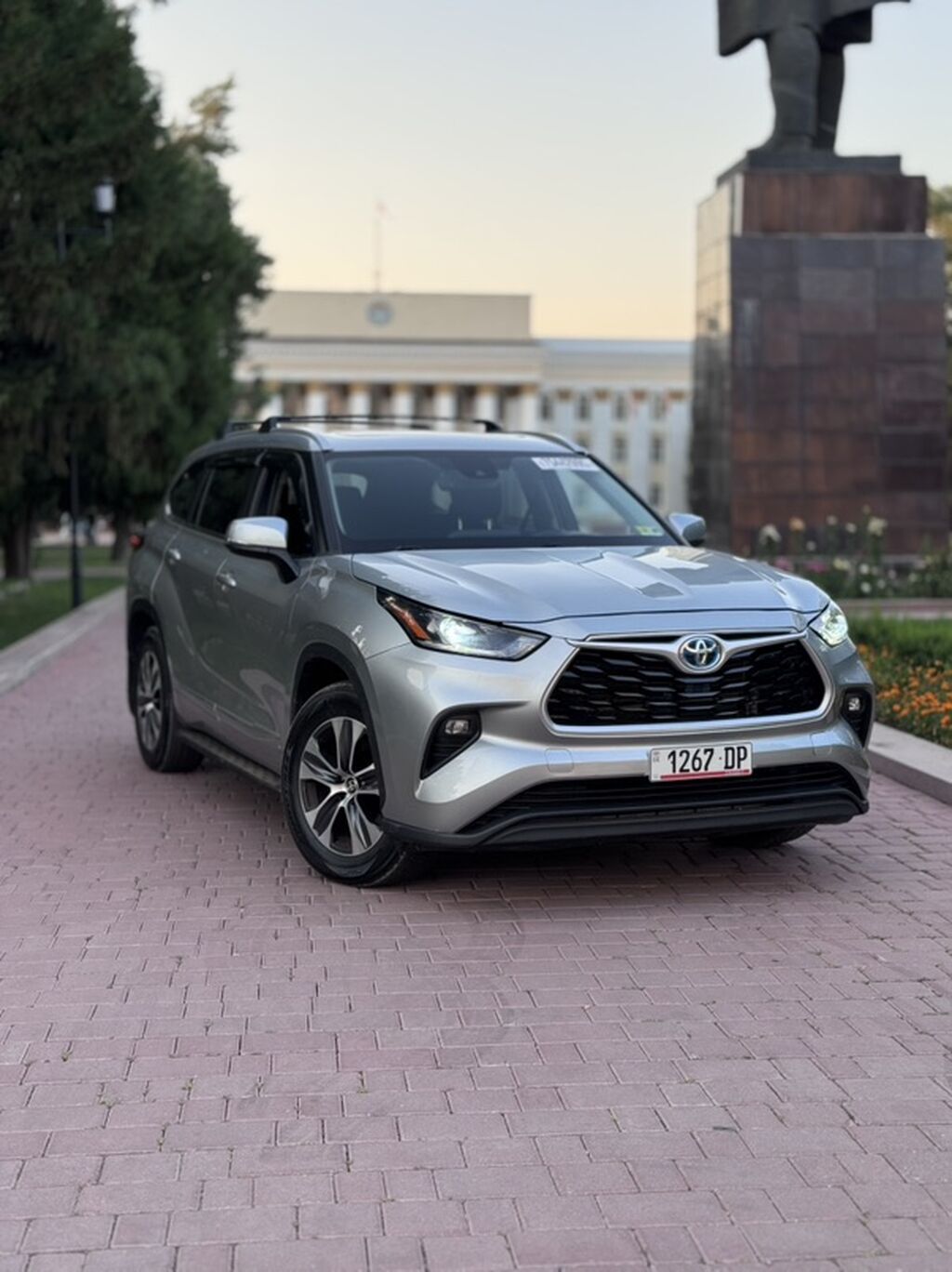 Toyota Highlander: 2023 г., 2.5 л, Автомат, Гибрид, Кроссовер: фото 4