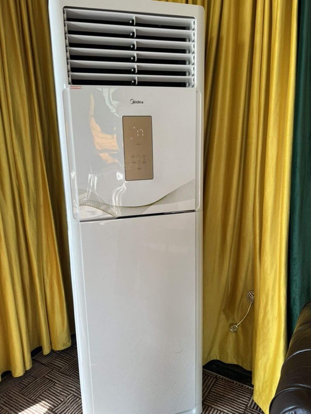 Напольный кондиционер-колонна Midea - Тип: колонный (напольный): фото 4