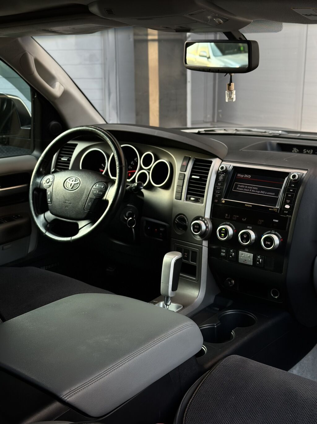 Toyota Sequoia: 2009 г., 5.7 л, Автомат, Бензин, Внедорожник: фото 8